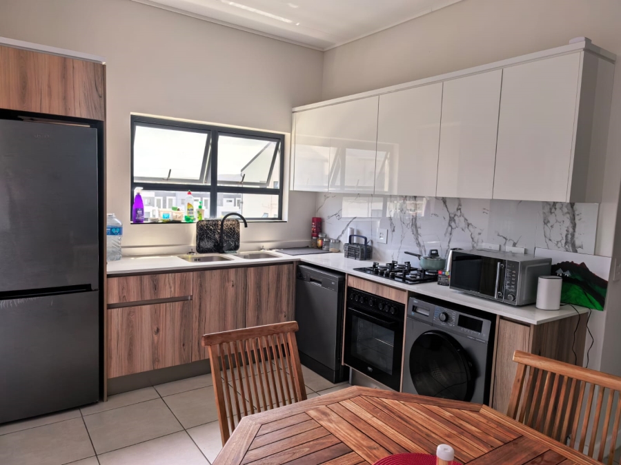 To Let 2 Bedroom Property for Rent in Parklands North Western Cape